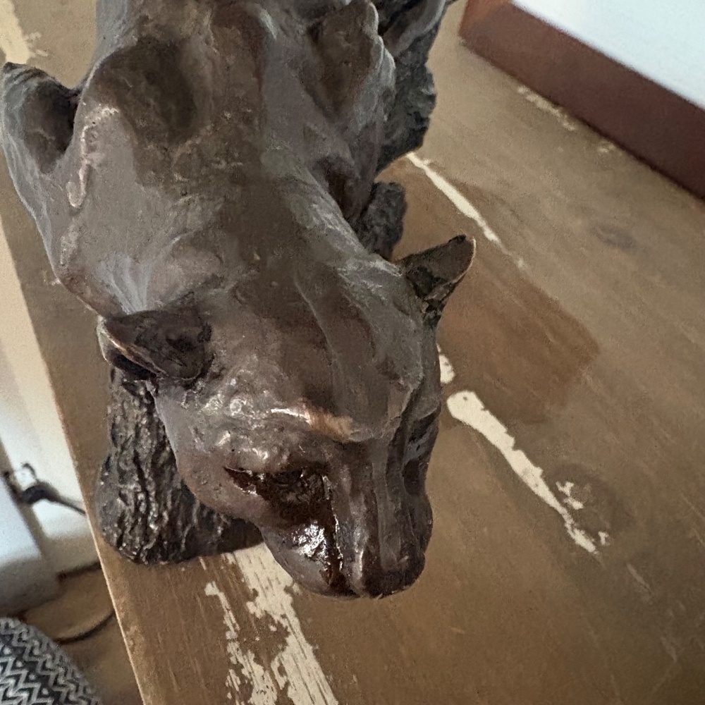 Striking Large Prowling Panther/Cougar Sculpture on a Naturalistic Log Base - Picture 9 of 13
